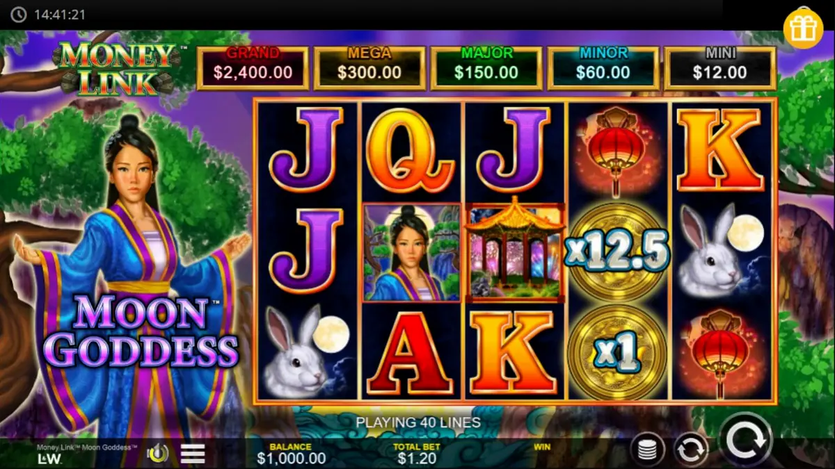 Money Link Moon Goddess slot interface na may mga simbolo ng buwan at bulaklak